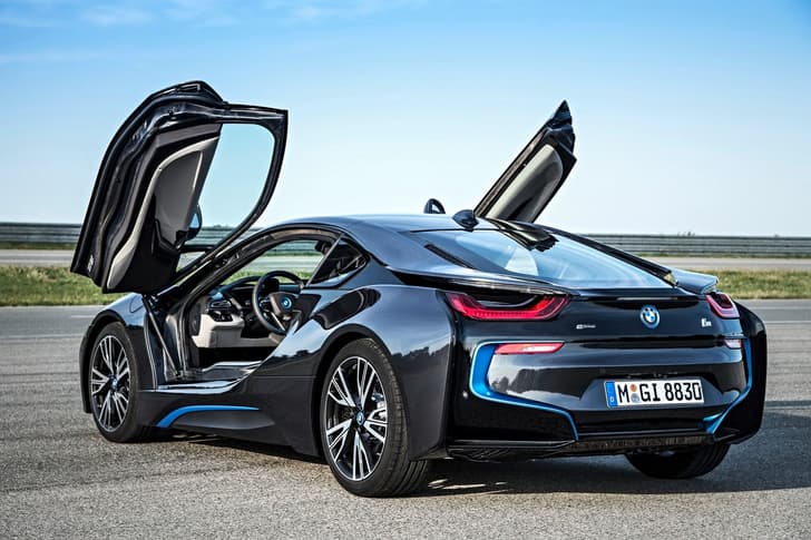 New BMW i8 supercar photo gallery